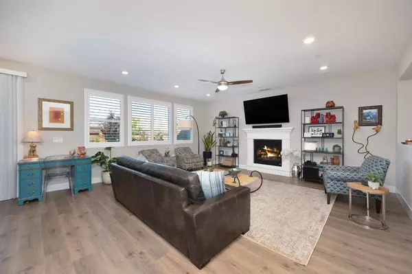 400 Meadow Bloom CT, Roseville, CA 95747