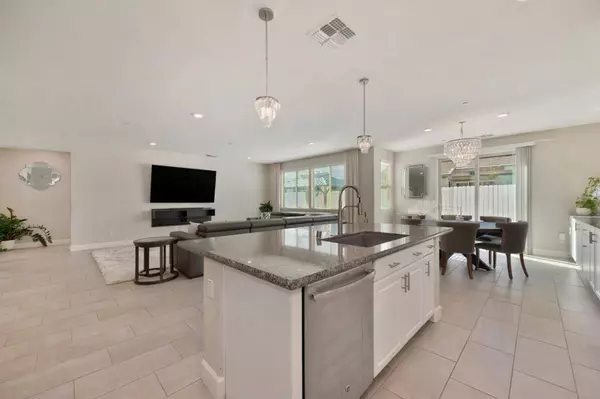 5049 Wood WAY, Roseville, CA 95747