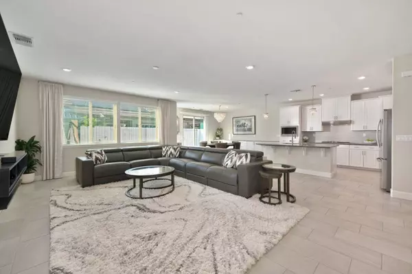 5049 Wood WAY, Roseville, CA 95747