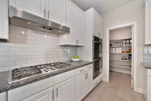 5049 Wood WAY, Roseville, CA 95747