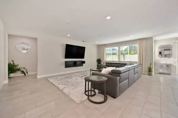 5049 Wood WAY, Roseville, CA 95747