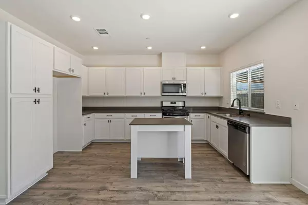 9224 Farmstead CIR, Roseville, CA 95747