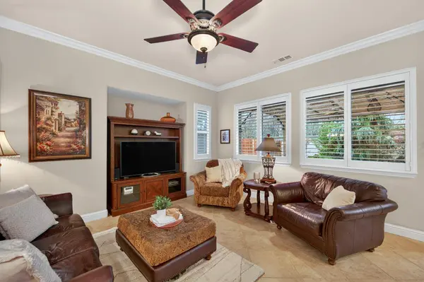 416 Arlington CT, Roseville, CA 95747