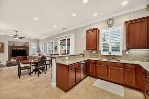 416 Arlington CT, Roseville, CA 95747