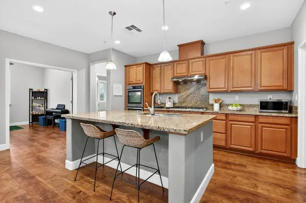 2233 Hightrail WAY, Roseville, CA 95747