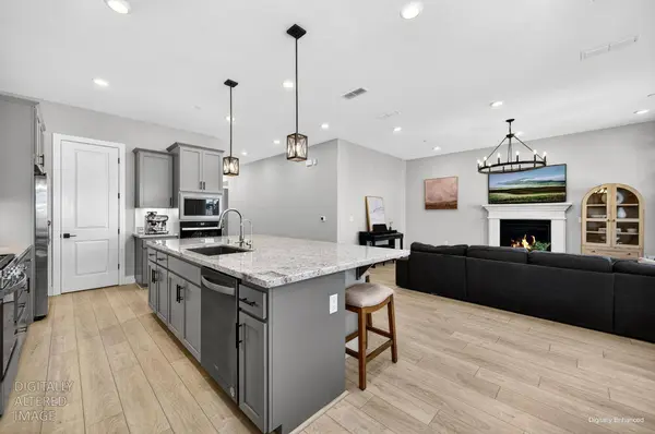 1097 Camarillo DR, Roseville, CA 95747