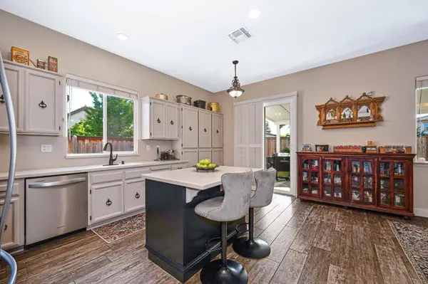 1633 Calabasa DR, Lincoln, CA 95648