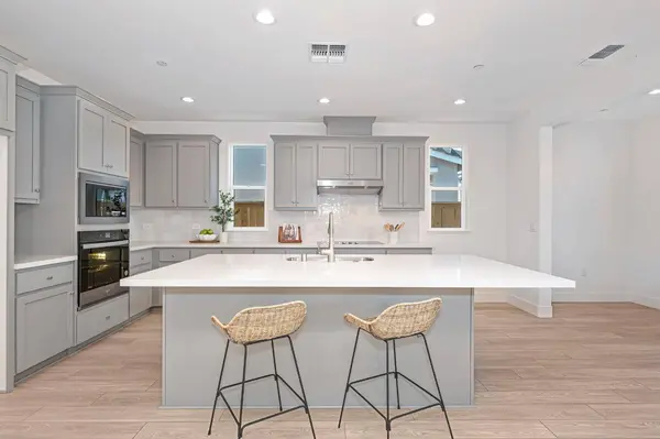 2082 Gravel Bar WAY, Sacramento, CA 95832