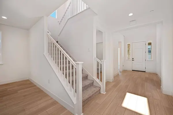 2082 Gravel Bar WAY, Sacramento, CA 95832