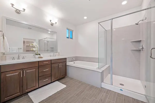 2389 Sierra Village DR, Roseville, CA 95747