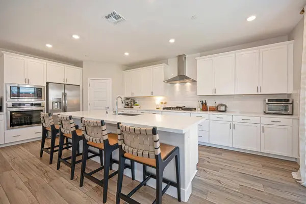 5017 Marshmallow DR, Roseville, CA 95747