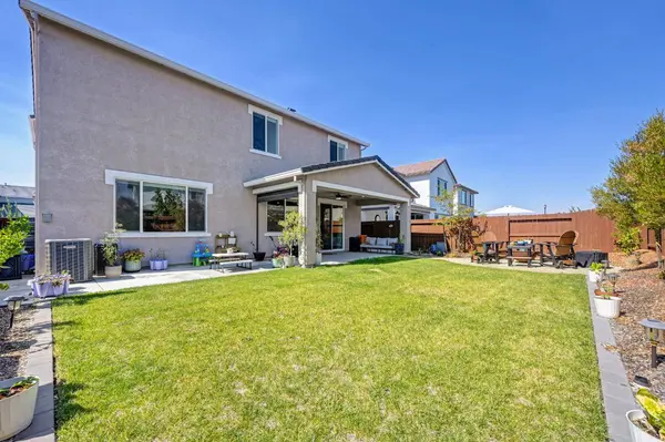 5017 Marshmallow DR, Roseville, CA 95747