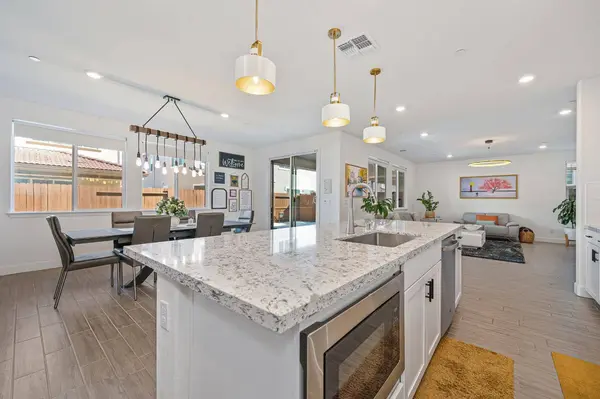 4121 Trinity Alps WAY, Roseville, CA 95747