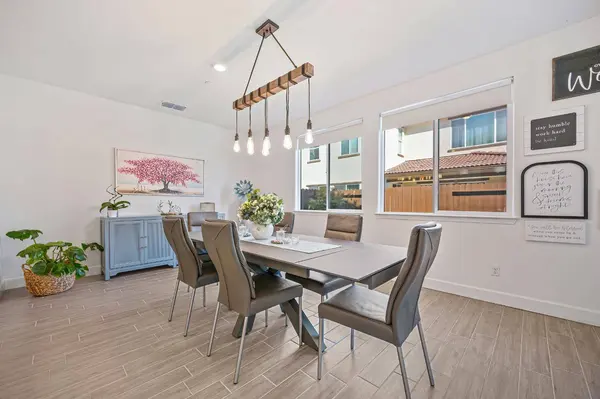 4121 Trinity Alps WAY, Roseville, CA 95747