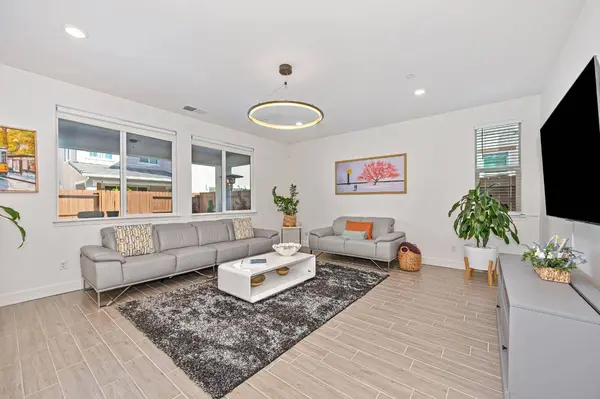 4121 Trinity Alps WAY, Roseville, CA 95747