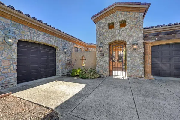 4095 Kingsbarns DR, Roseville, CA 95747