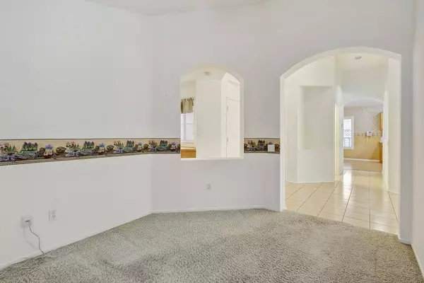 7217 School House LN, Roseville, CA 95747