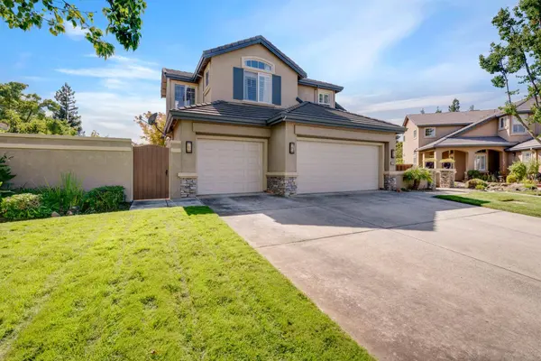 3240 Shelter Cove LN, Elk Grove, CA 95758