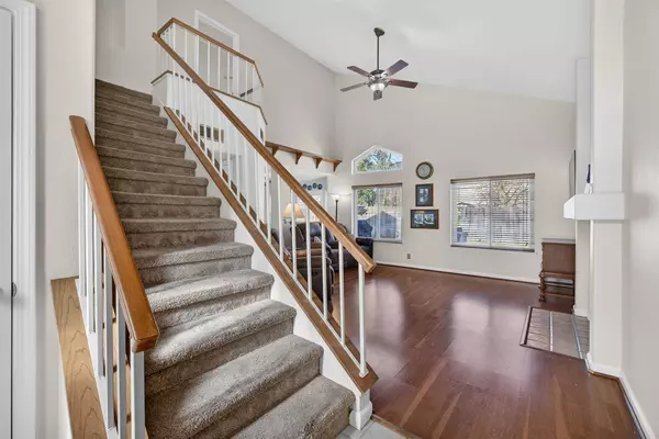 211 Berry Oak CT, Rio Linda, CA 95673