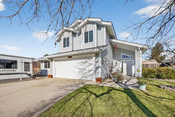 211 Berry Oak CT, Rio Linda, CA 95673