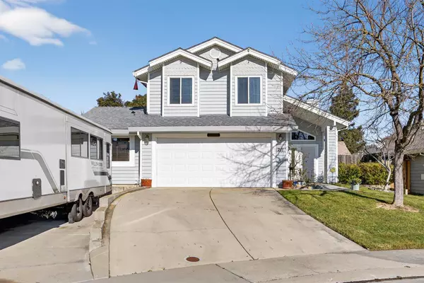 211 Berry Oak CT, Rio Linda, CA 95673