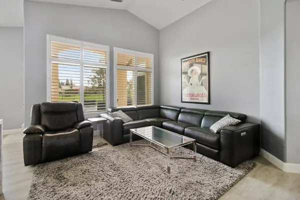 7448 School House LN, Roseville, CA 95747