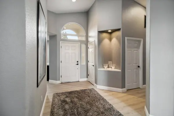 7448 School House LN, Roseville, CA 95747