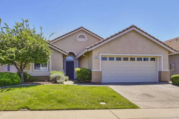 7472 School House LN, Roseville, CA 95747