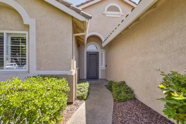 7472 School House LN, Roseville, CA 95747