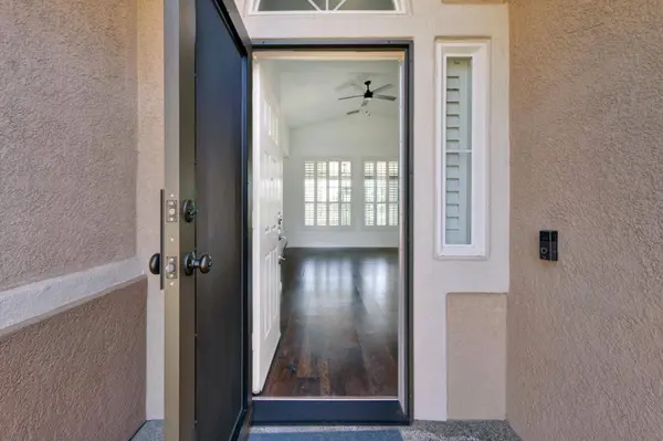 7472 School House LN, Roseville, CA 95747