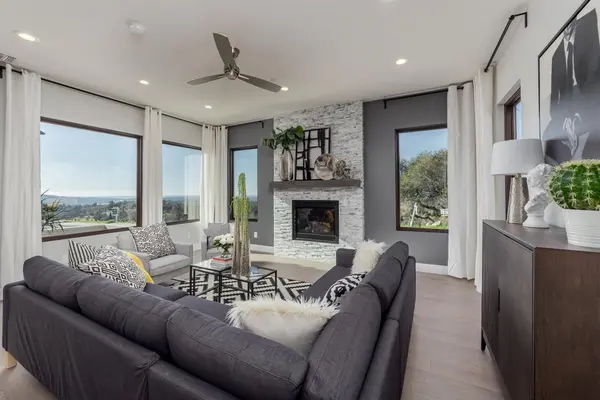 1139 Lantern View Dr, Auburn, CA 95603-5832