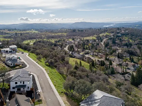 1139 Lantern View Dr, Auburn, CA 95603-5832
