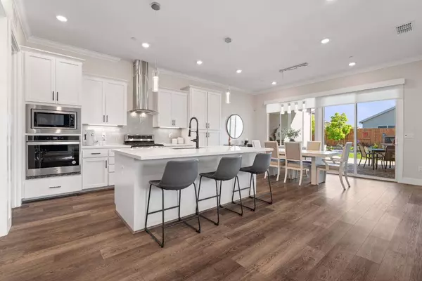 1569 Wadsworth CIR, Roseville, CA 95747