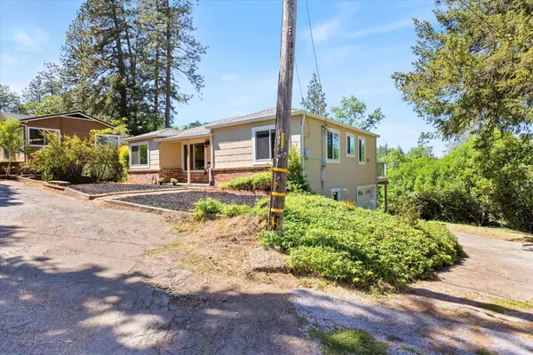 990 Crescent ST, Placerville, CA 95667