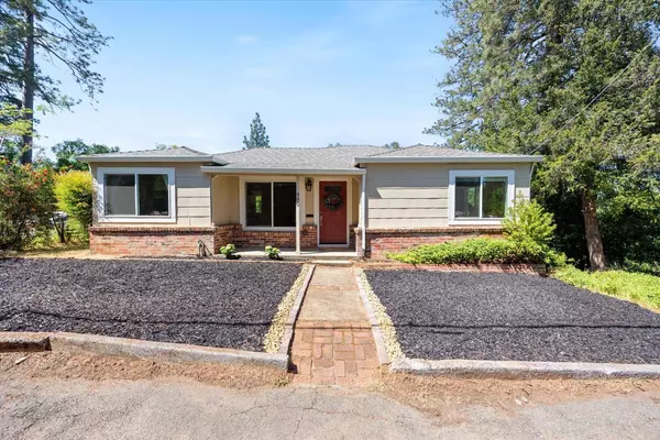 990 Crescent ST, Placerville, CA 95667