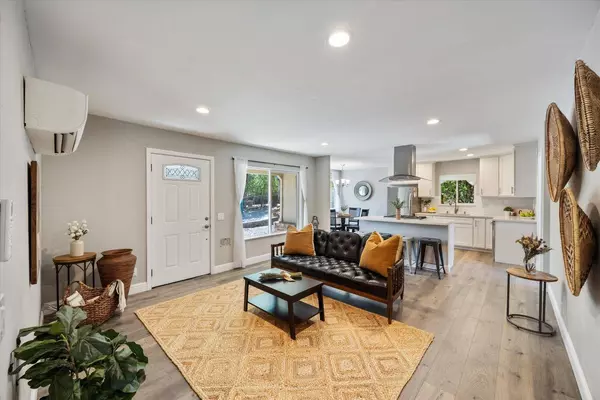 990 Crescent ST, Placerville, CA 95667