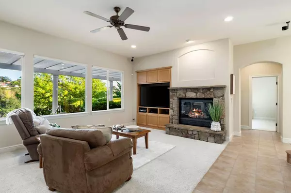 1672 Stone Canyon DR, Roseville, CA 95661