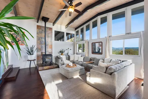 8470 Horseshoe Hill RD, Loomis, CA 95650