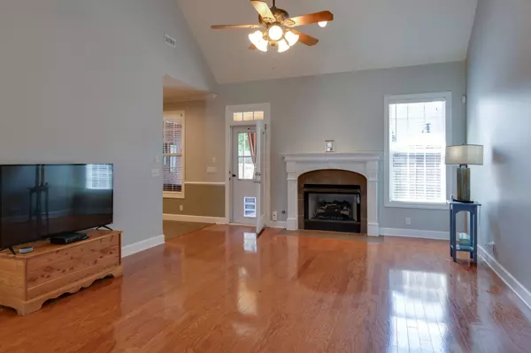 3024 Brookside Path, Murfreesboro, TN 37128