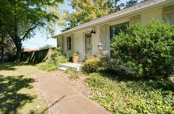 498 Whispering Hills Dr, Nashville, TN 37211