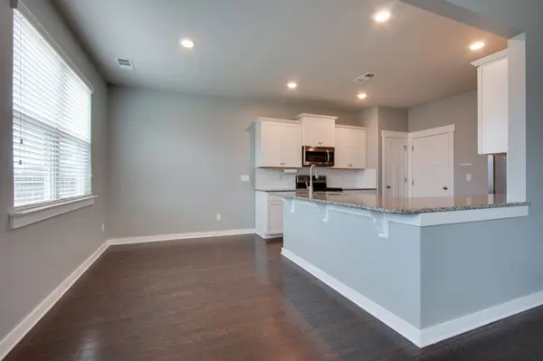 6005 Sentinel Dr, Spring Hill, TN 37174