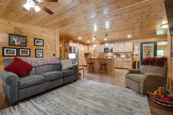 2614 Distillery Rd, Greenbrier, TN 37073