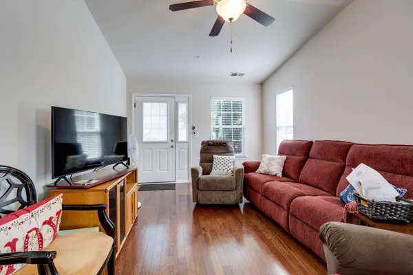 1040 Charlie Daniels Pkwy #100, Mount Juliet, TN 37122