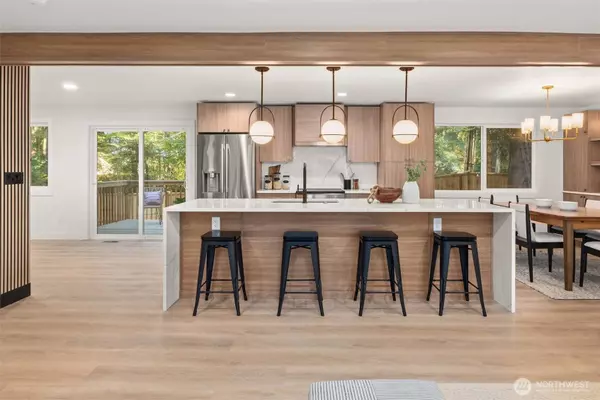 10406 115th PL NE, Kirkland, WA 98033