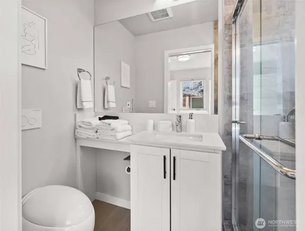 3638 36th AVE S #D, Seattle, WA 98144