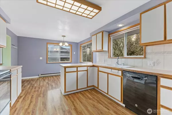 3333 172nd ST SW, Lynnwood, WA 98037