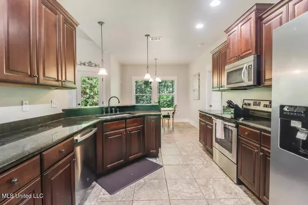 12001 Poplar Drive, Vancleave, MS 39565