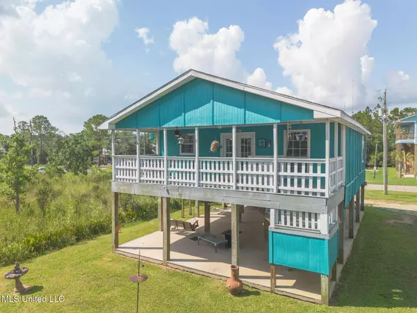 4250 1st Avenue, Bay Saint Louis, MS 39520