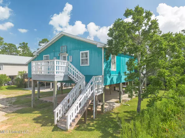 4250 1st Avenue, Bay Saint Louis, MS 39520