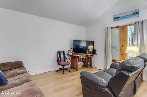 4254 1st Avenue, Bay Saint Louis, MS 39520